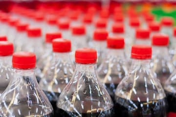 Coca-Cola dringt plastic terug