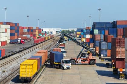 Zeecontainers worden te duur voor goedkope producten
