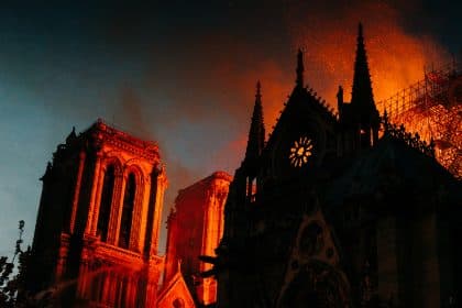 Kerk in brand, beter aanbesteden kan het risico verkleinen?