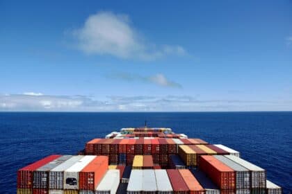 Flinke daling volumes en tarieven zeevracht verwacht voor 2023