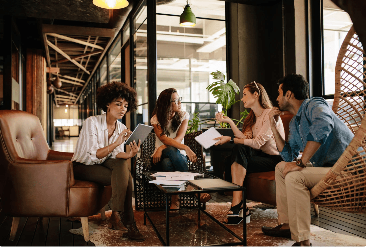 Adjust lanceert AI‑dienstverlening voor inkoop en contractmanagement